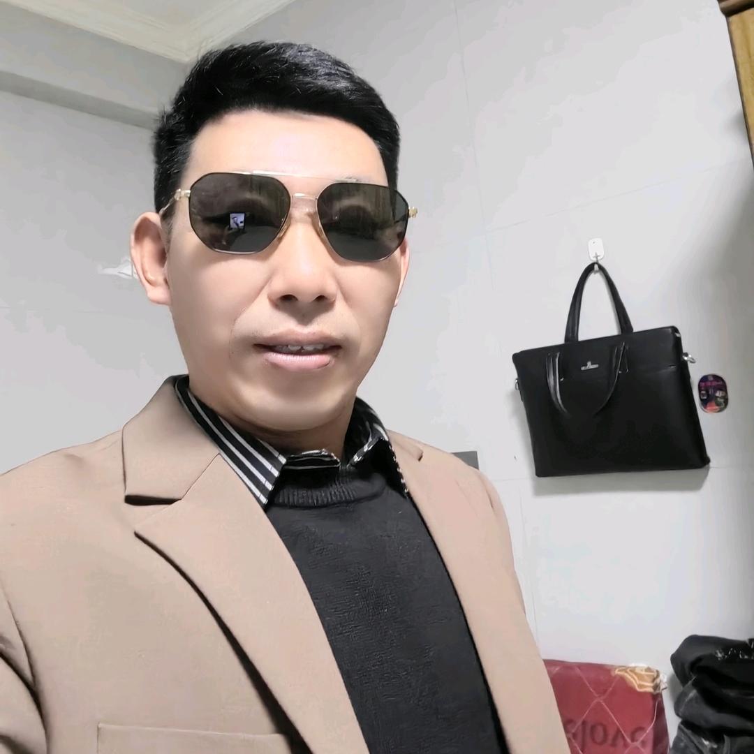 世上哪有真情在（谭）