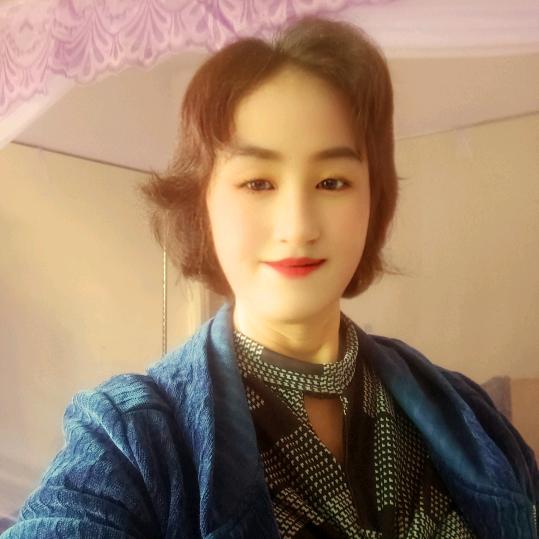蓝湖碧荷