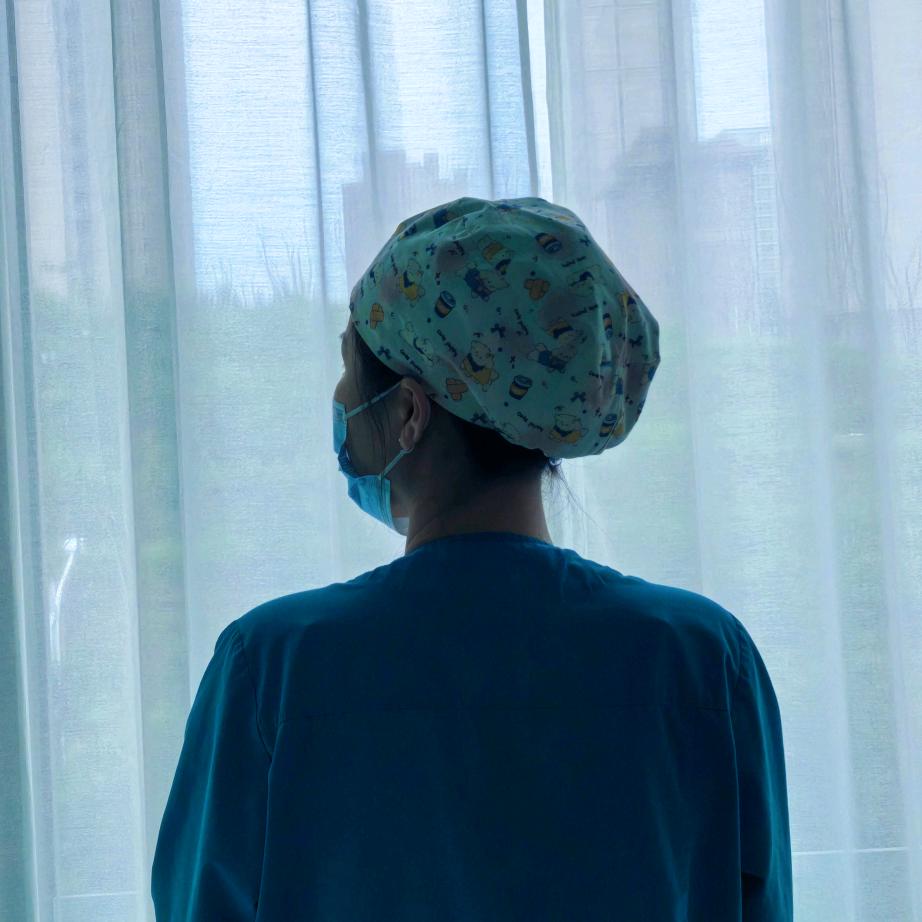 在ICU写诗的人💉