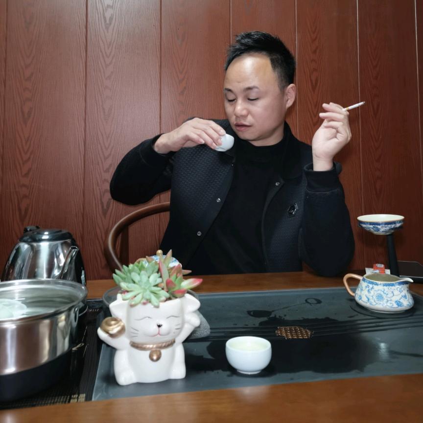 玉屏房产小助手杨毅