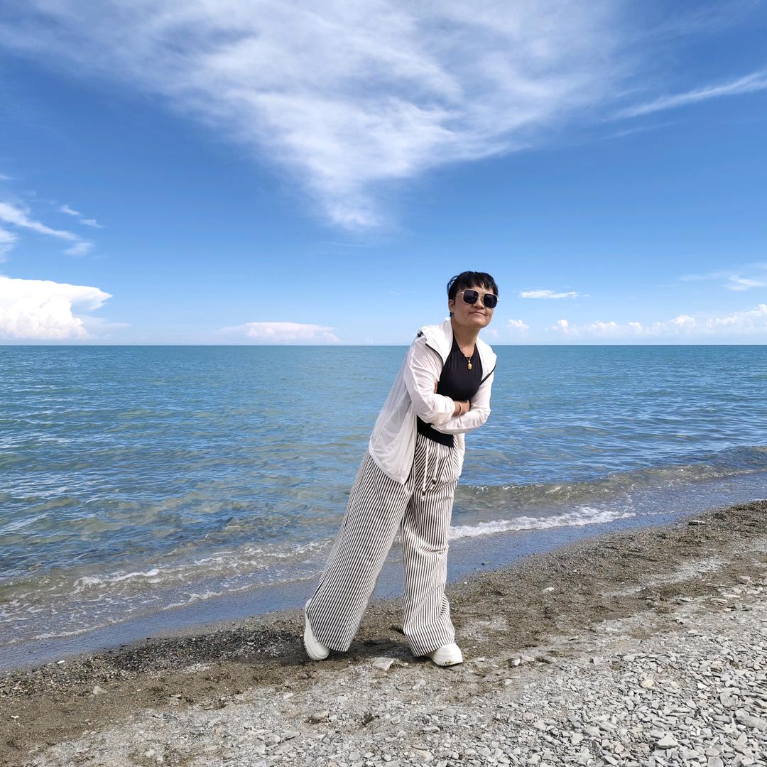 玉米山加油站对面佳缘烧烤小菜馆