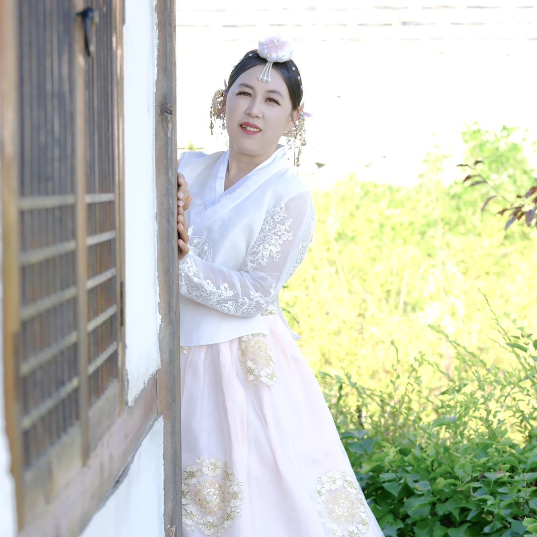 每日隆领秀熙城莉莉