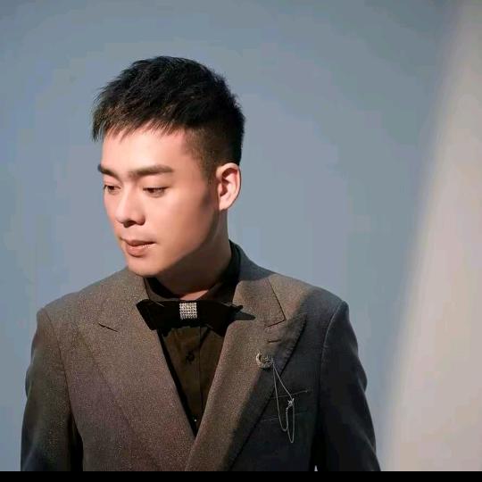 莎莱茜潮鞋-晓颜甄选