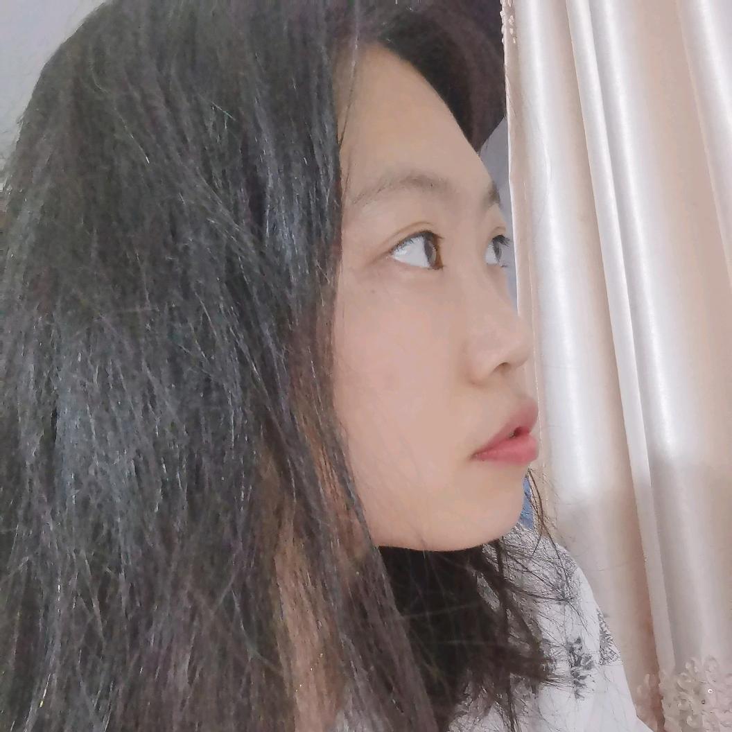 菲菲.