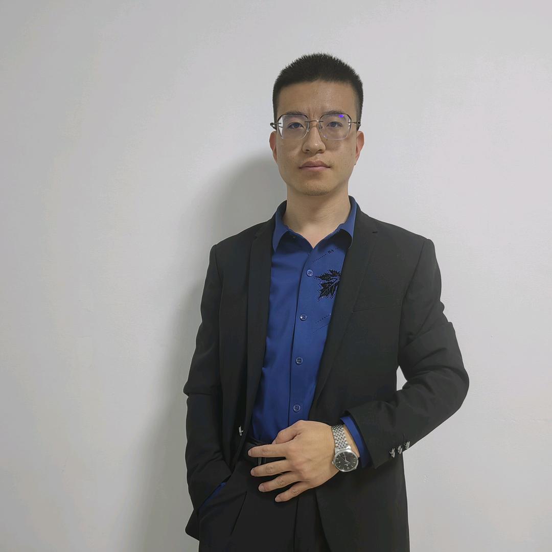 丁明明律师
