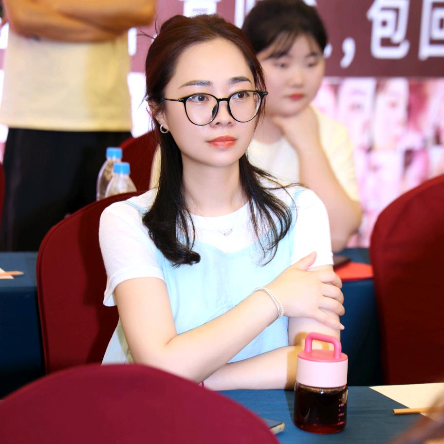 问题肌🌹莫莫老师