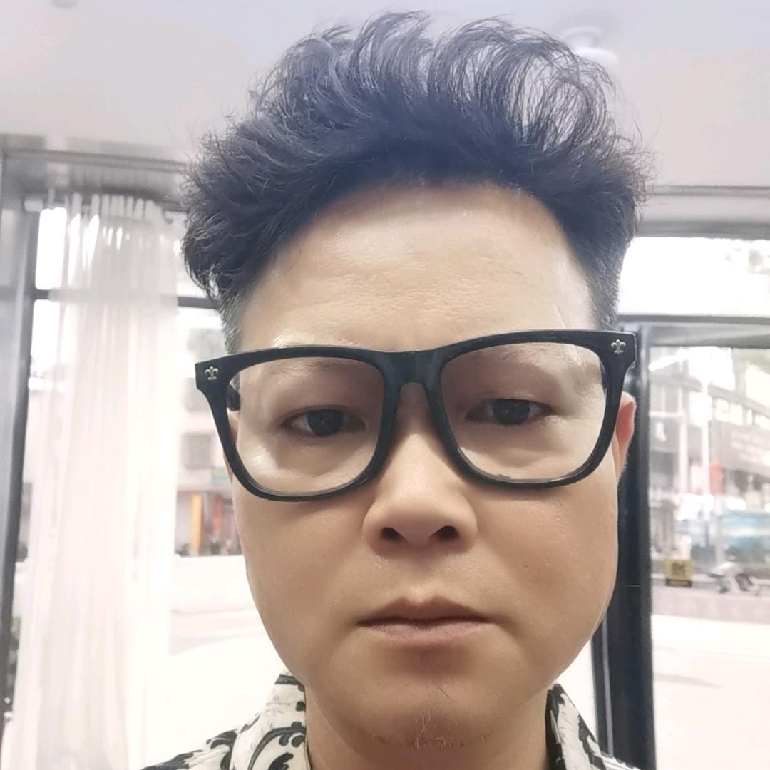发型师老五