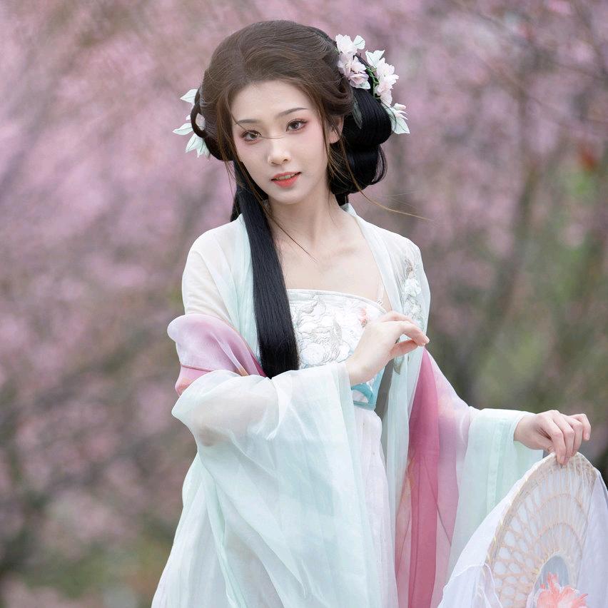 梁雪梅