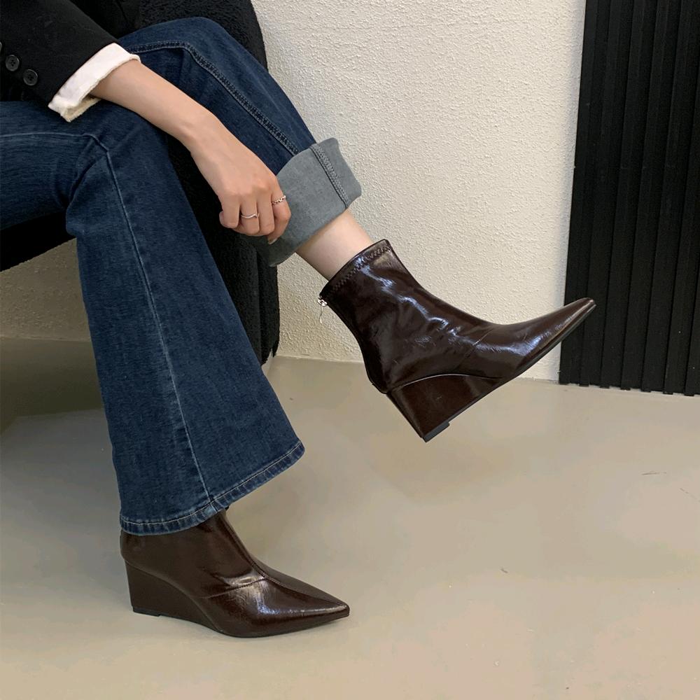 伊姿时尚坊源头货源