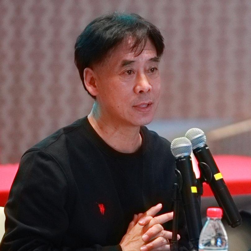 画家李晨
