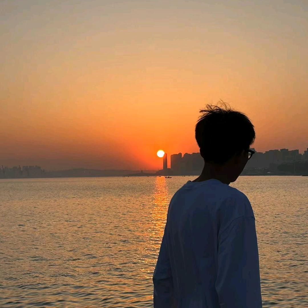 罗纳尔离了歪斜