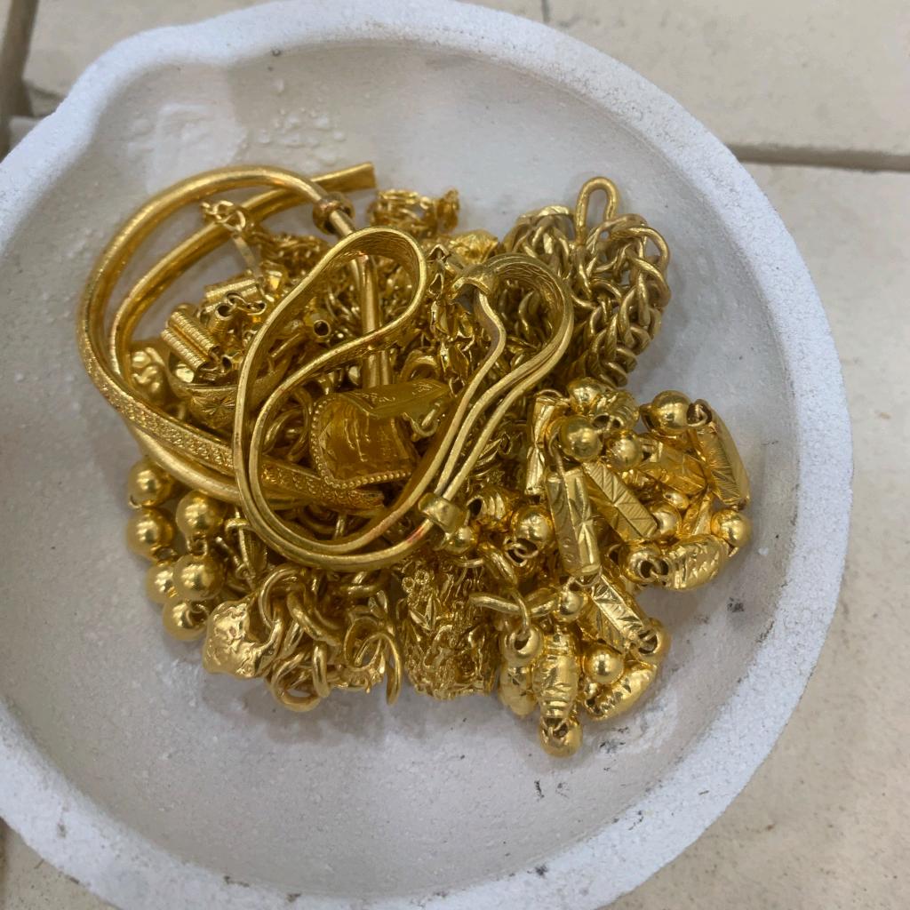 天水悦凤黄金珠宝（小坚）