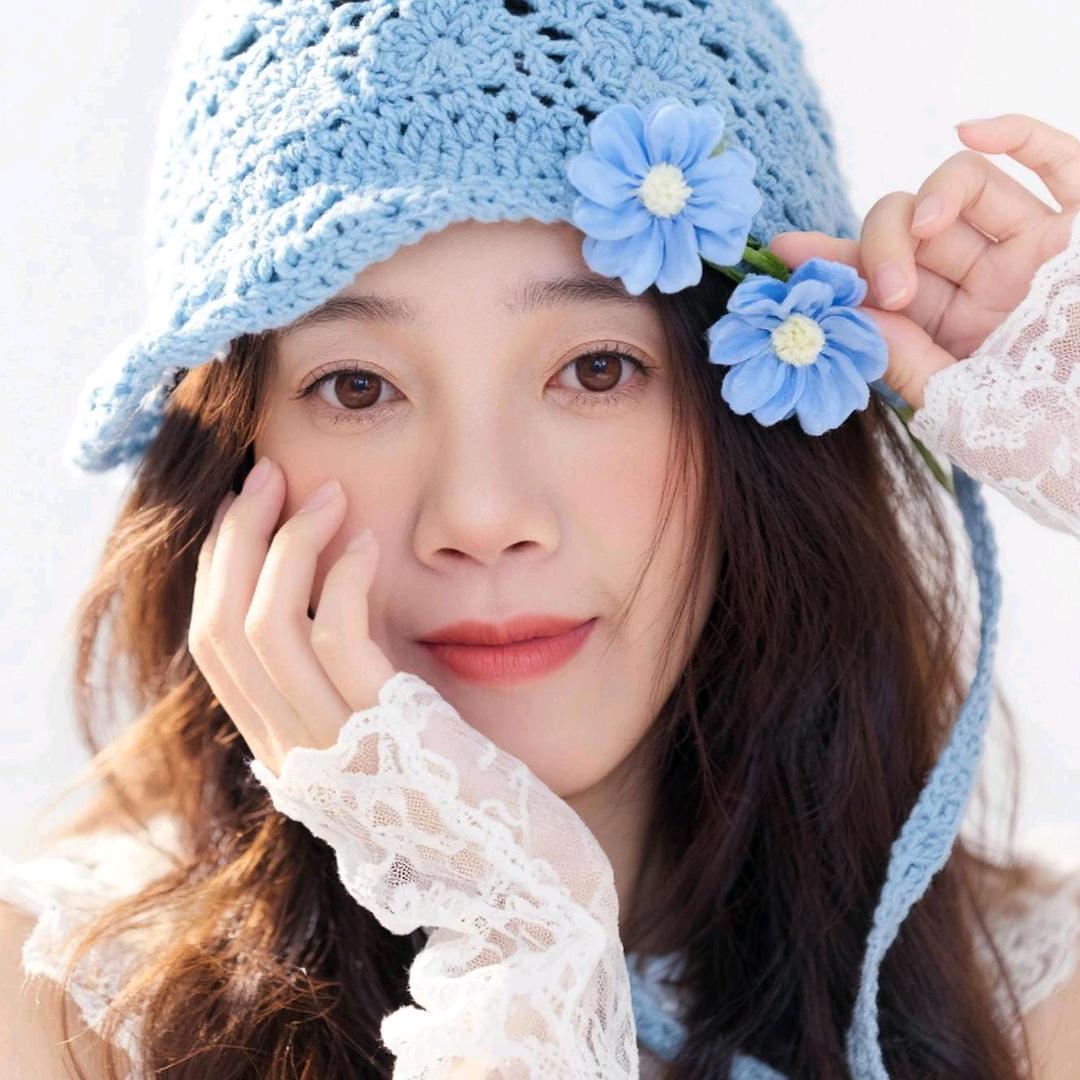 卖家具的小姐姐