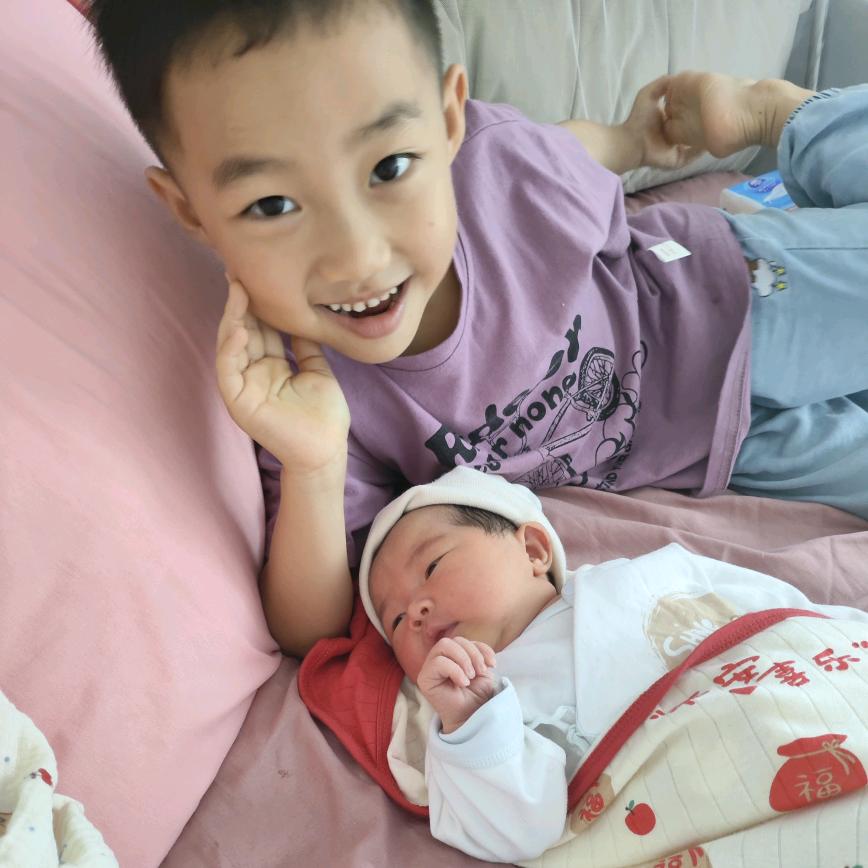 是团子哥和小九妹呀