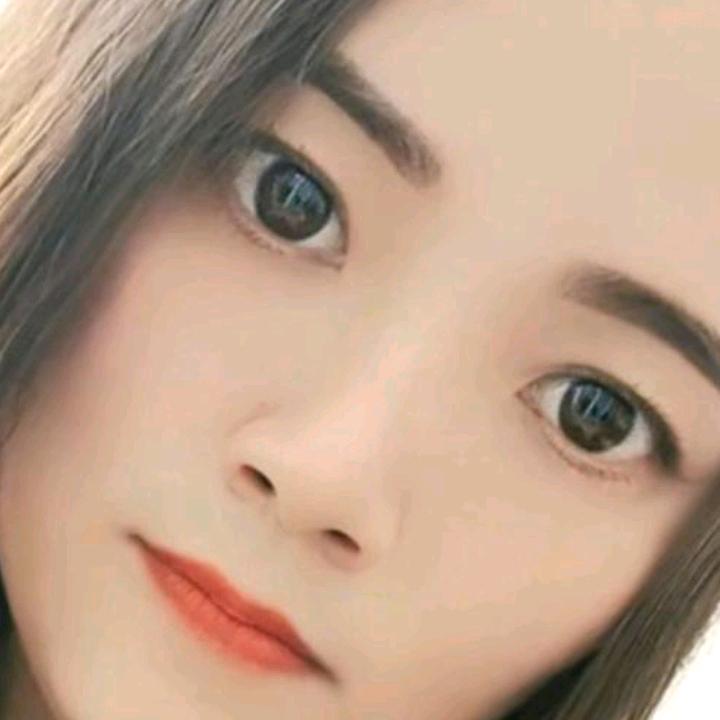 彝族小姐姐