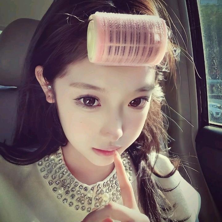 酒井法子.