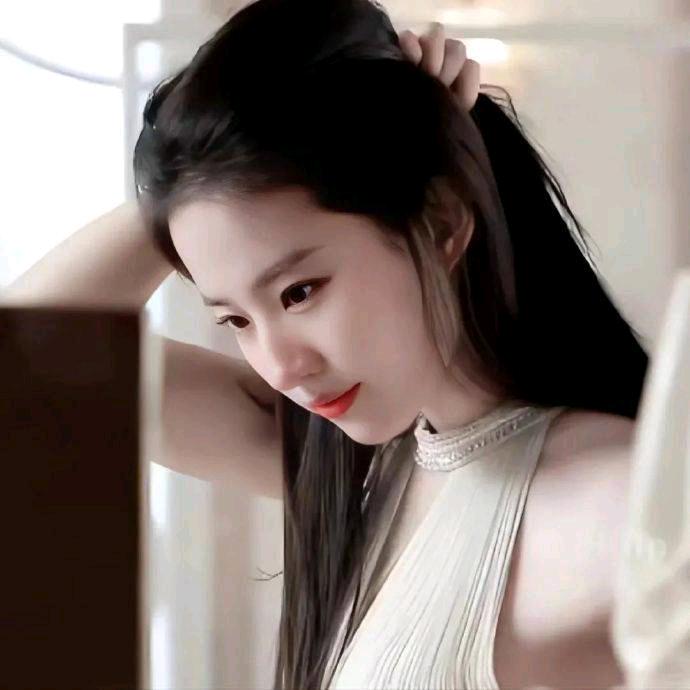 叫我美女就行