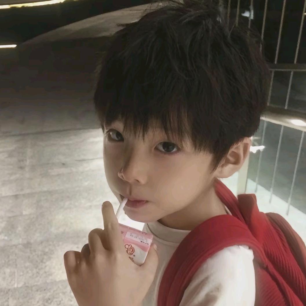 霸道女总裁爱上赶集卖油香粑粑的我