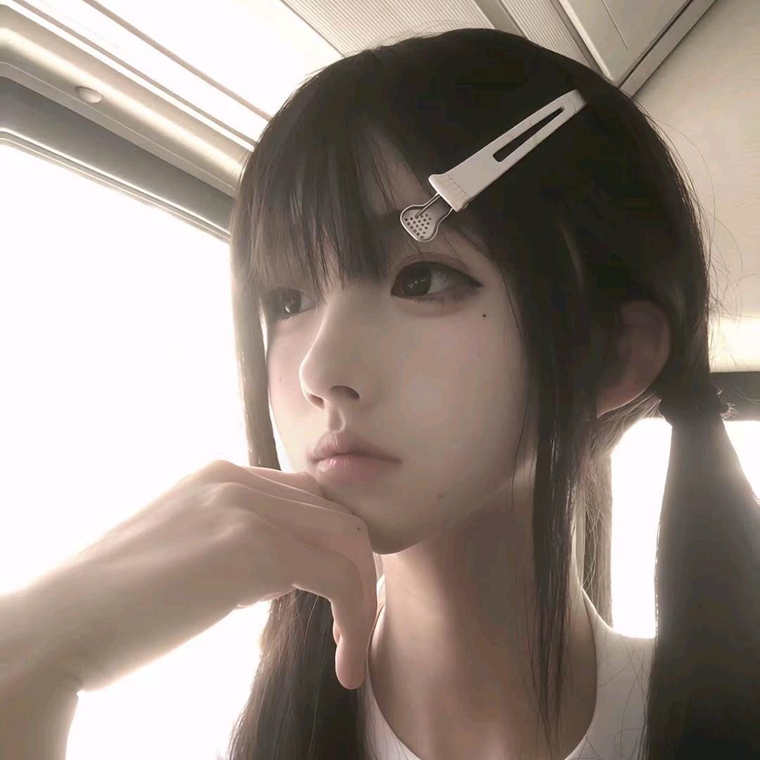 简袆淋头像