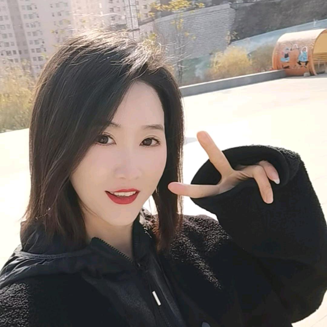 莉莉