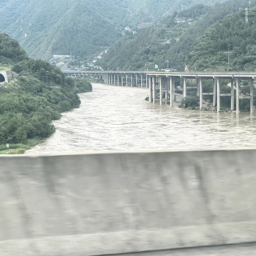 老李认真做装修