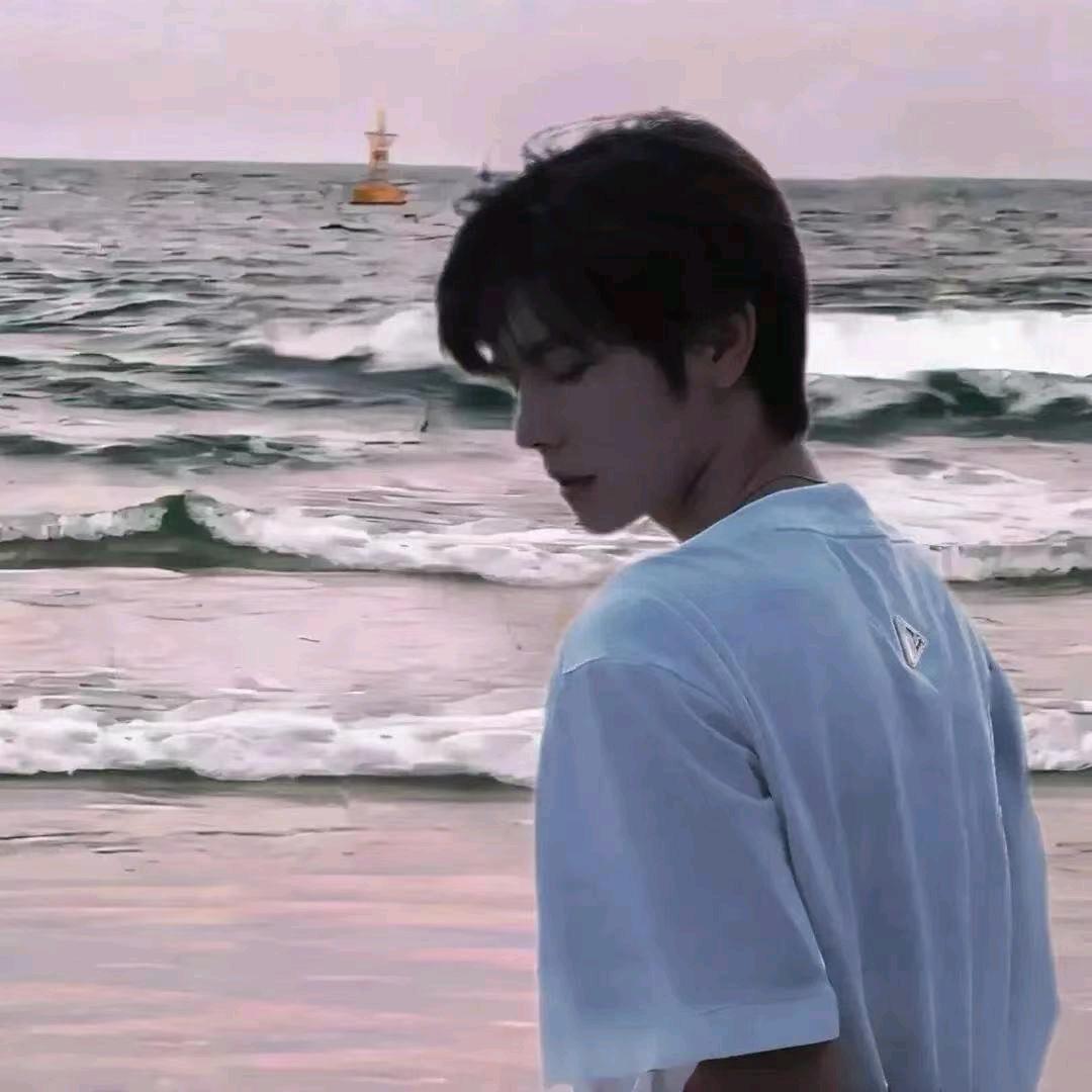 丿小y丶