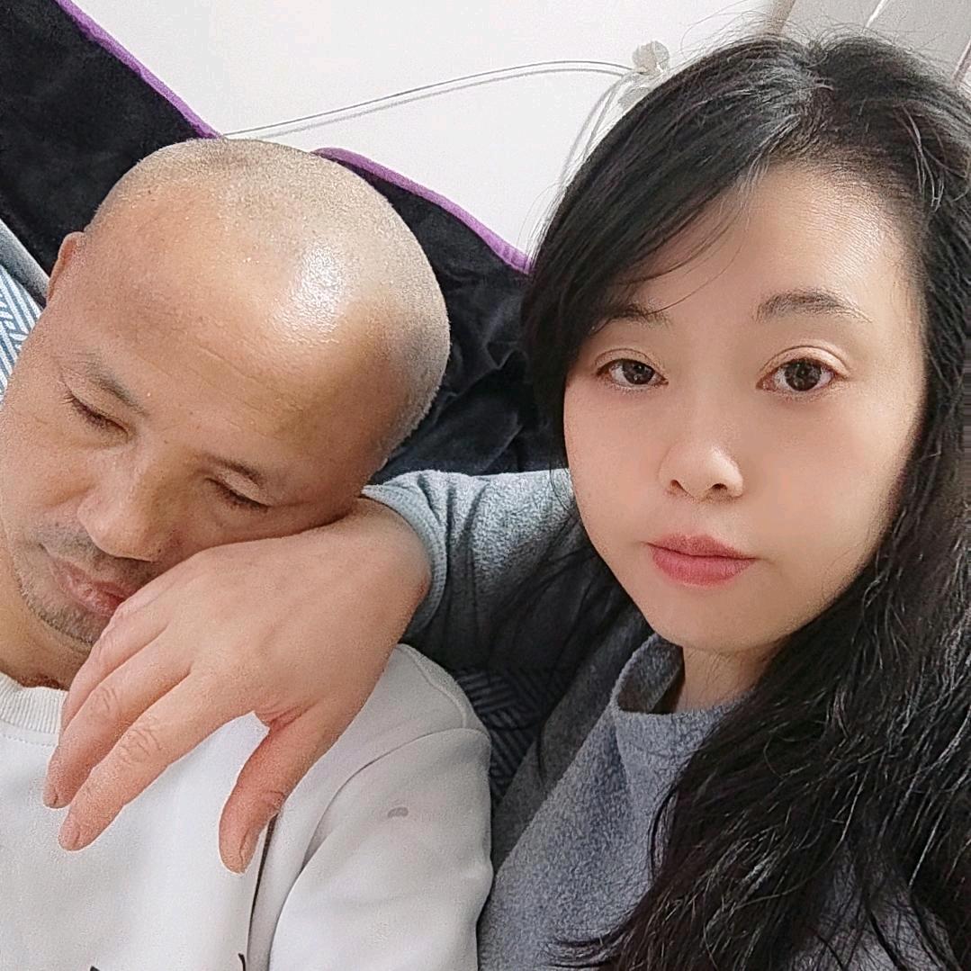 苦命春花（无依无靠七年了开直播能遇到好人