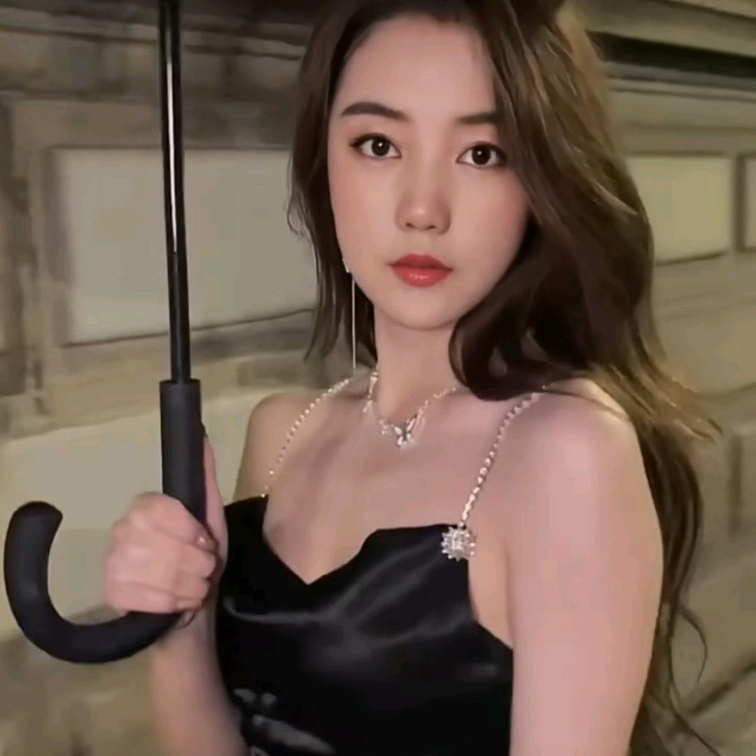 এ᭄故̶作̶坚̶强̶