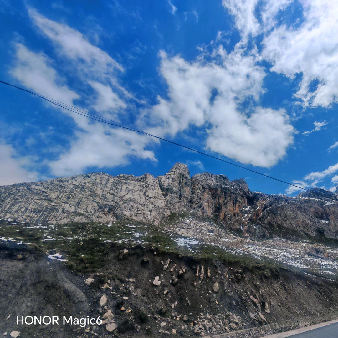 余笙(๑><๑）向钱