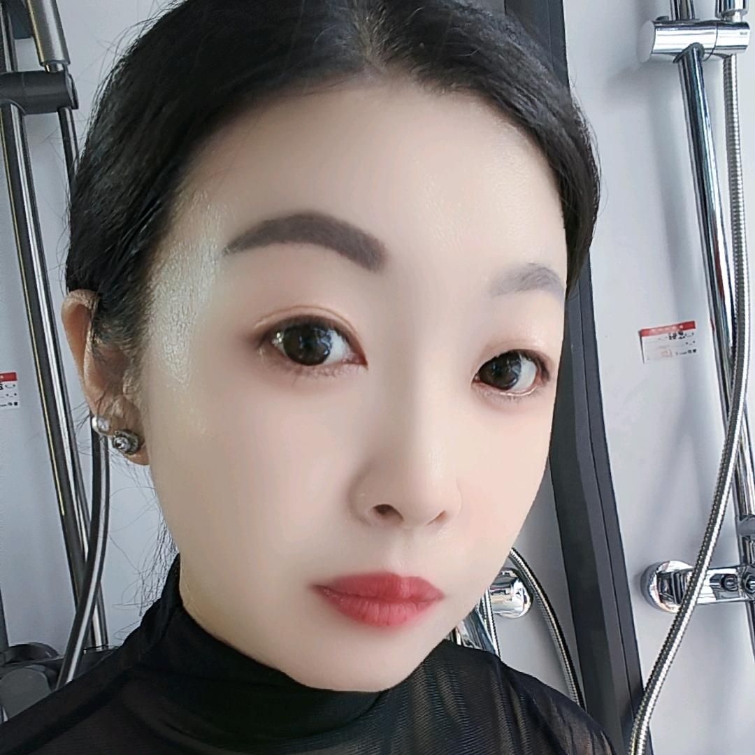 依依