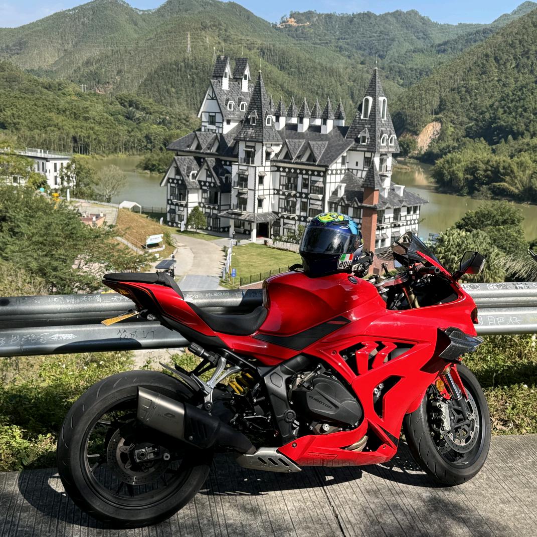 爱机车的小张🏍️