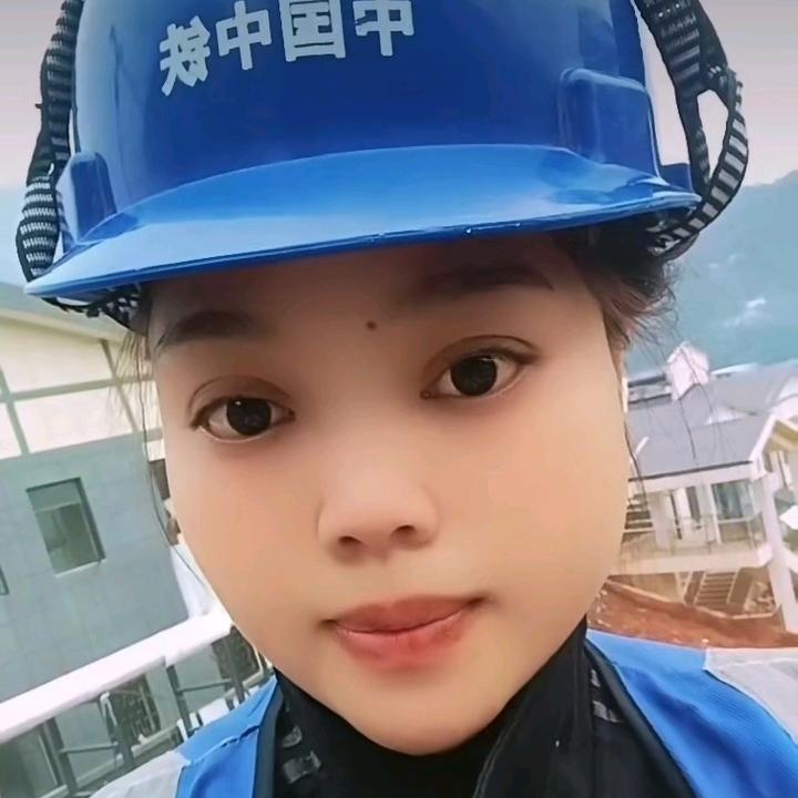 前凸 后翘