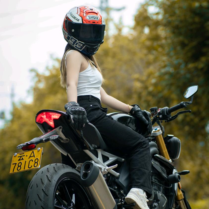 @柠月🏍
