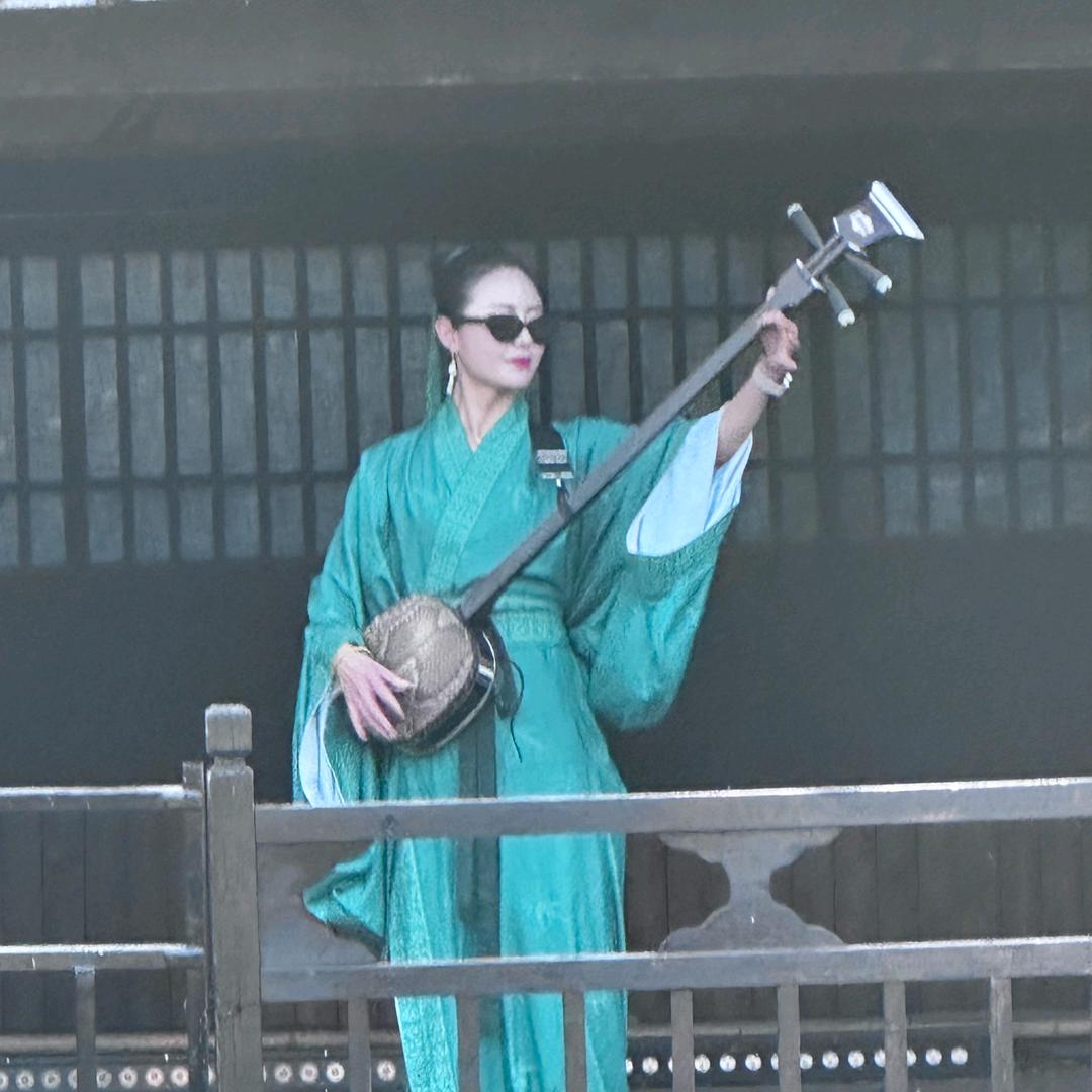 万岁山三弦珍妮儿