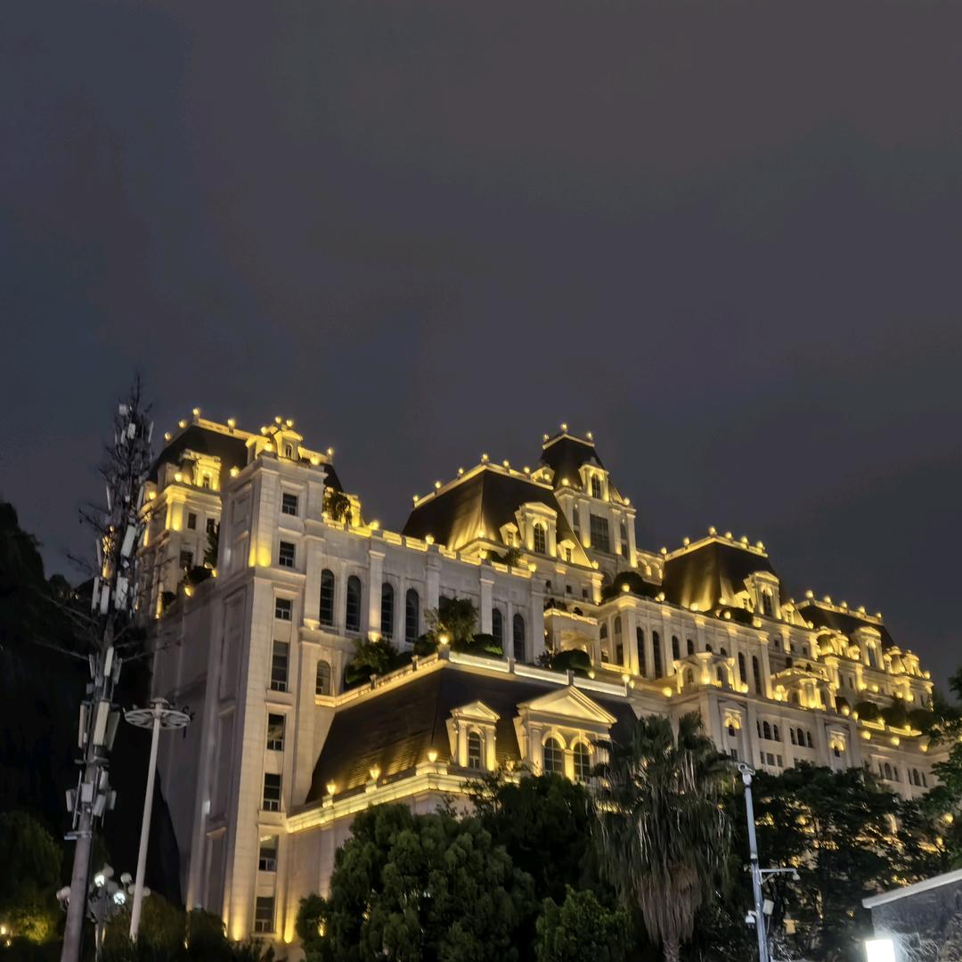 三分诚七分帅。