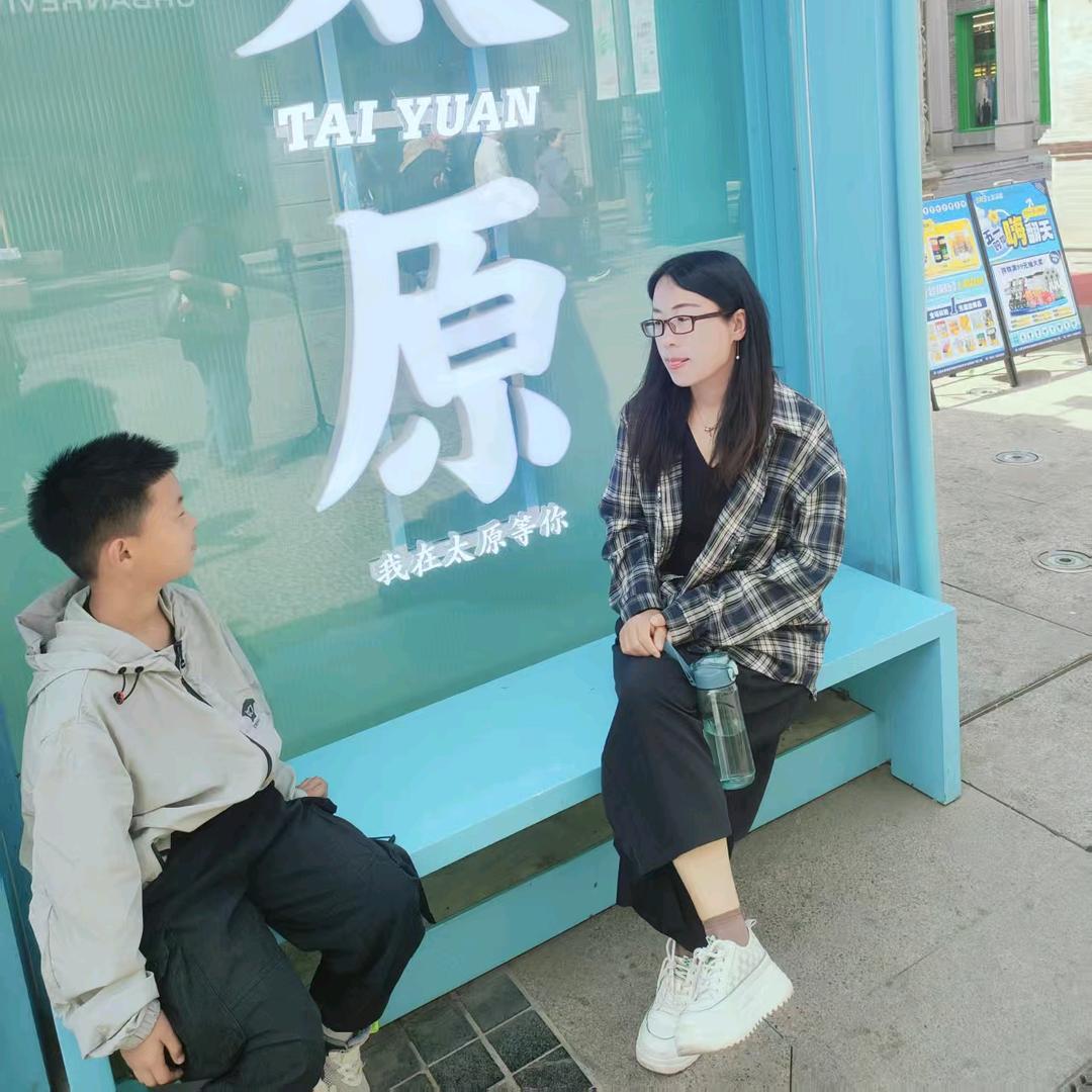 小帅哥