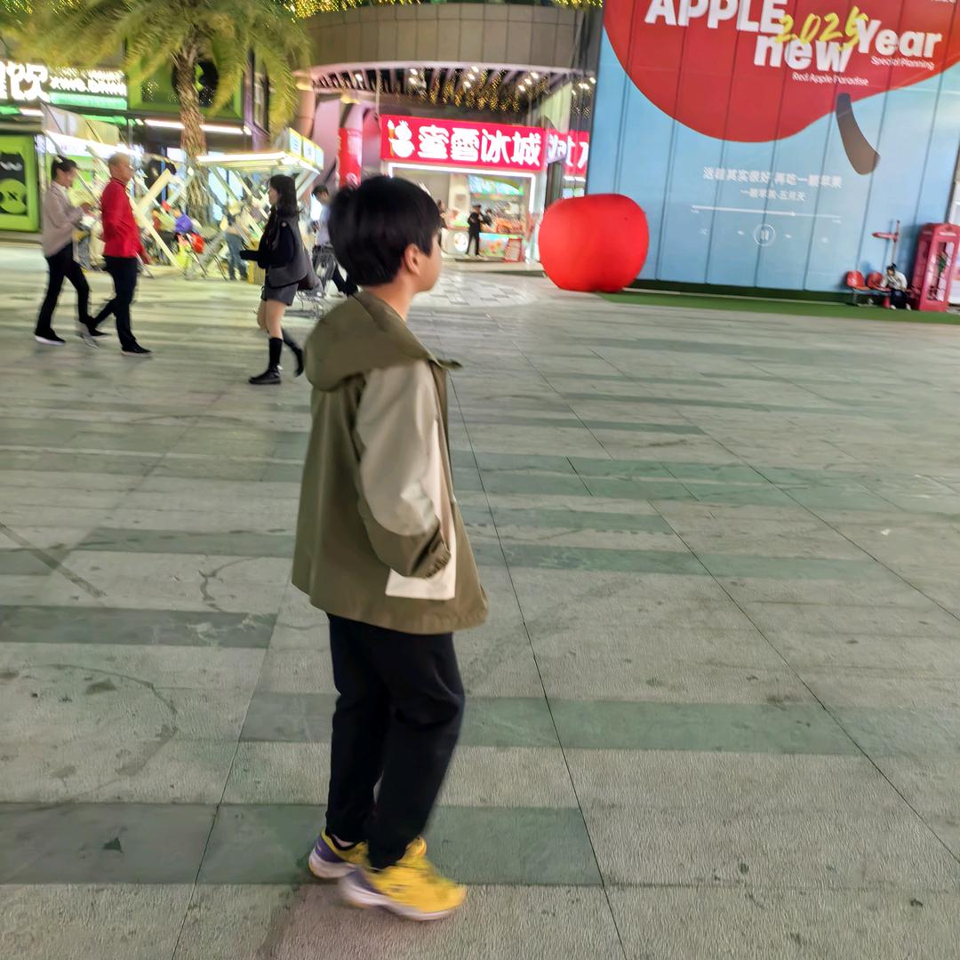 青青（橱窗有好物）