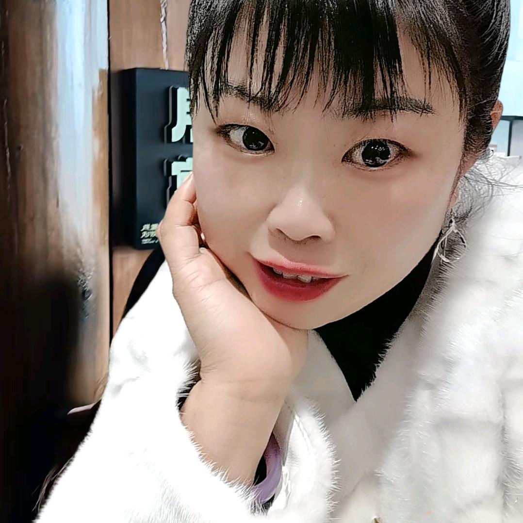 ꧁༺咬着棒棒糖༒甩天下༻꧂