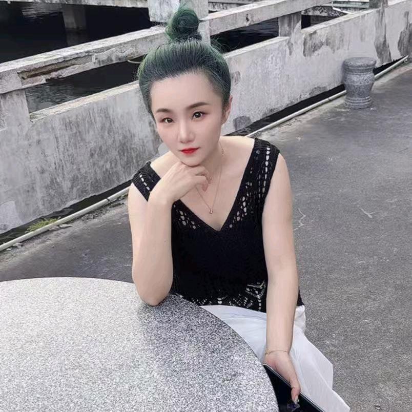 莉莉！