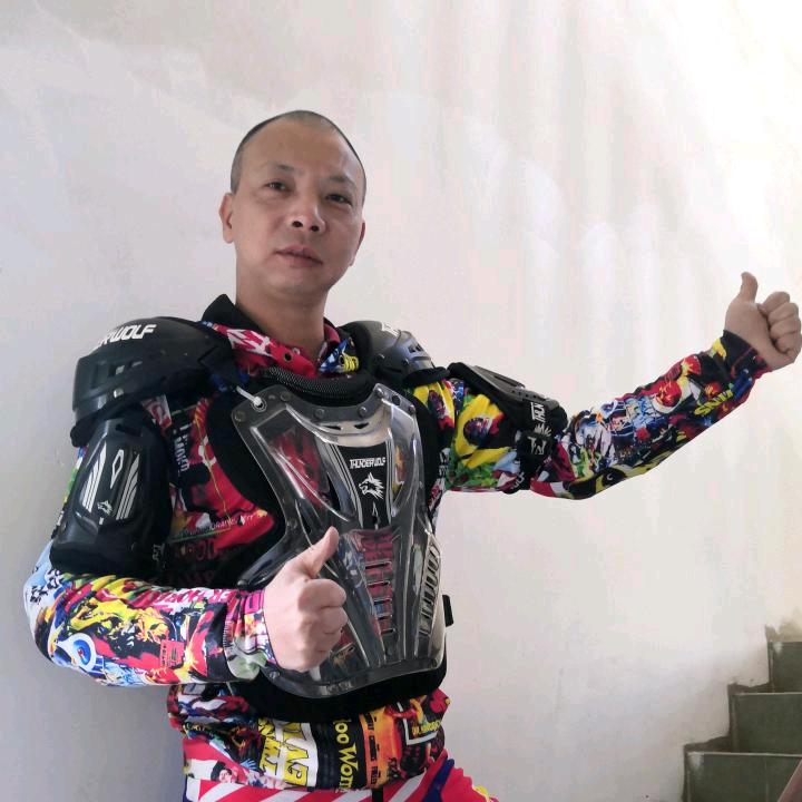 畴哥蜈蚣大皇Bl7MkM