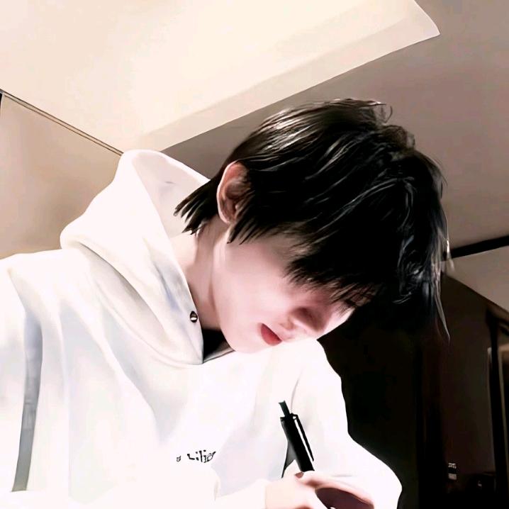 拧巴大王👻头像