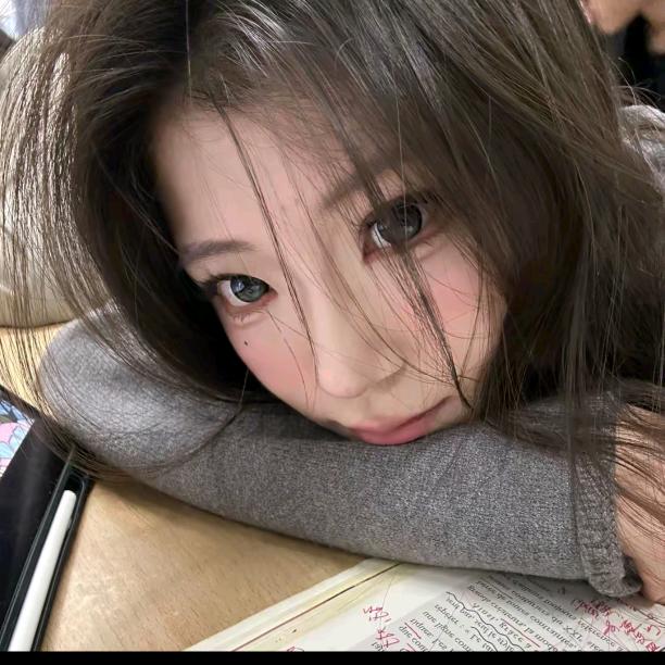 CLUB里最安静的小巴