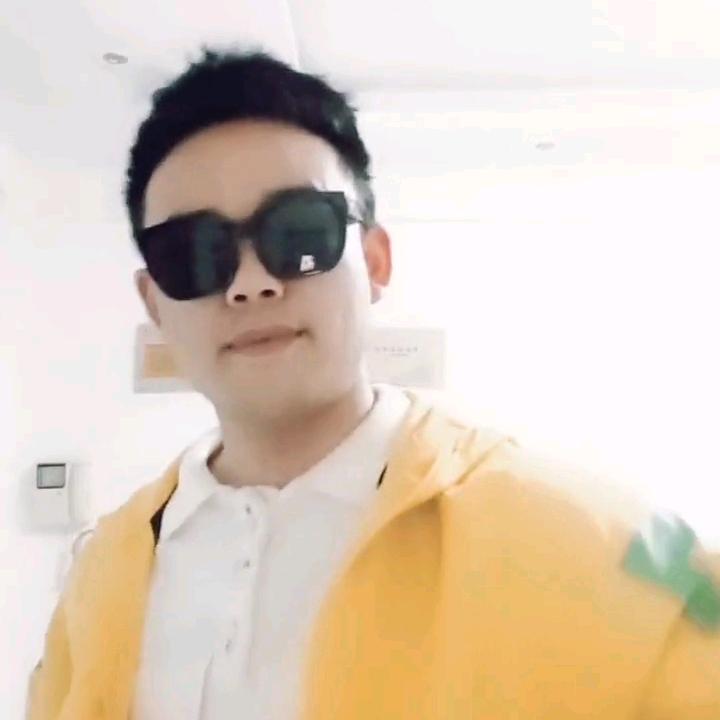 请叫我靖哥哥
