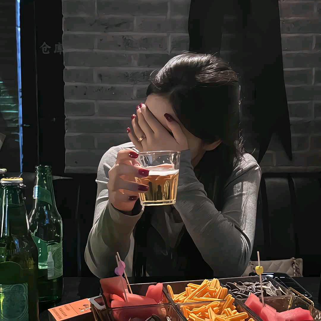 ༺花颜༾酒下༻