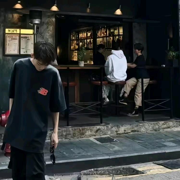 慕佳年