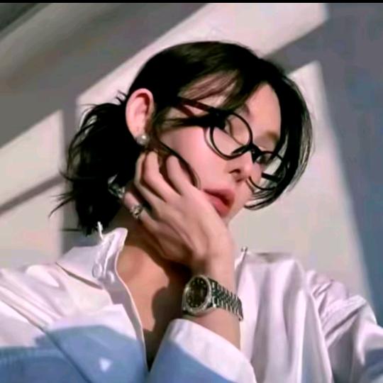 侯點點（爆款穿搭）