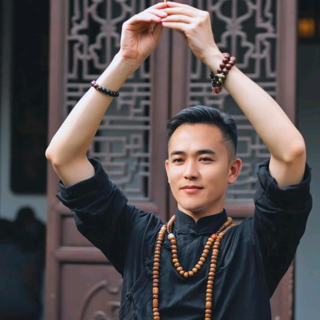 大龙凯航驾校  安校长