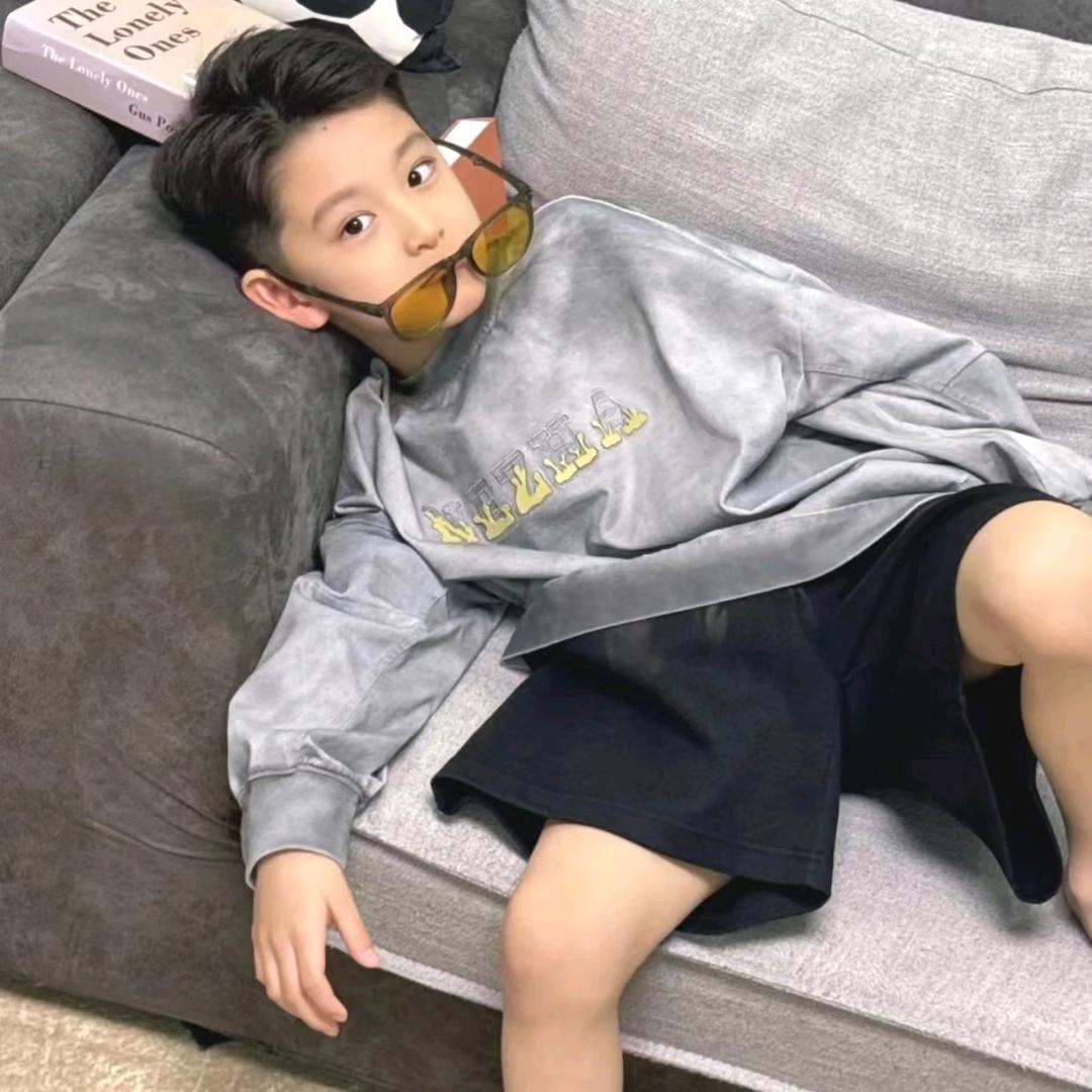 杰.