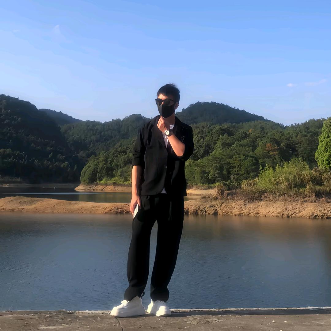 伊（逸）少