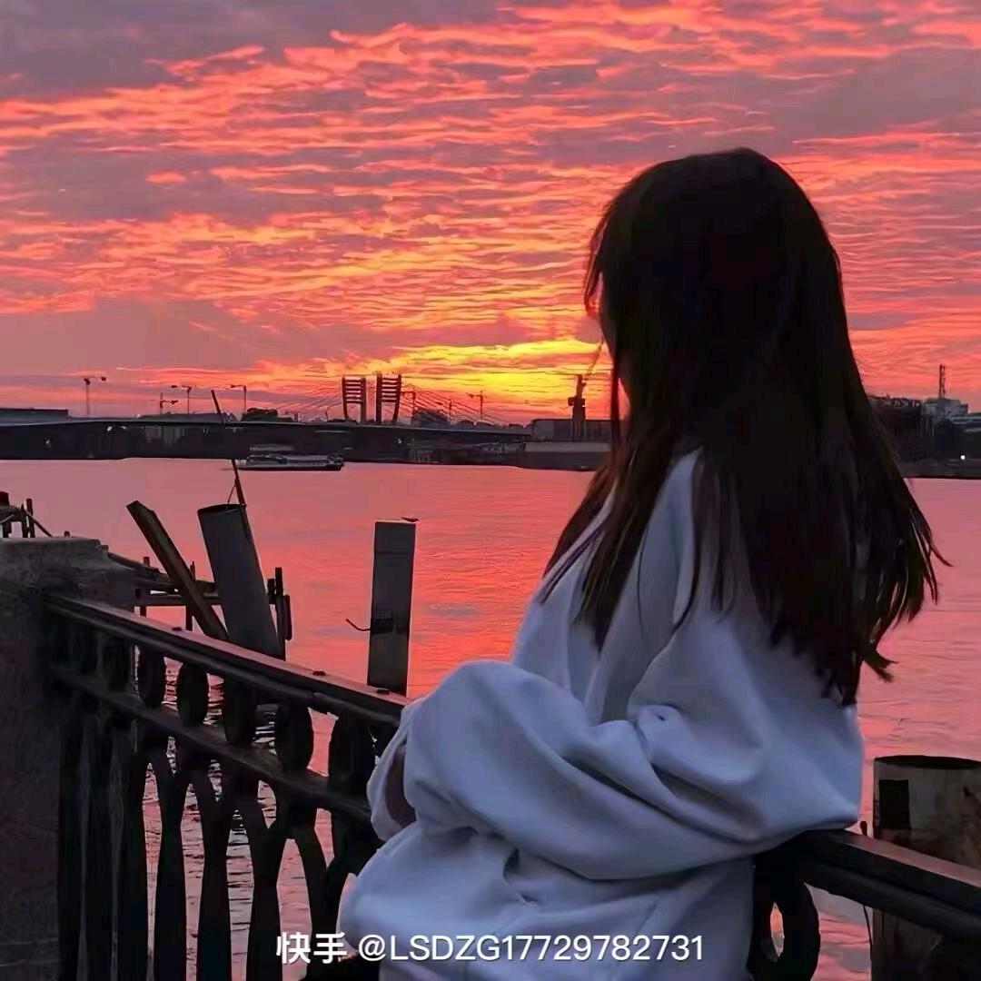 青烟绕缭间.